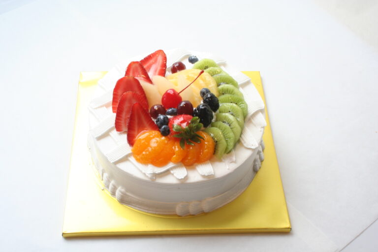 Fresh fruit cake